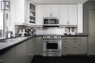 388 Richmond St W in Toronto, ON - Building Photo