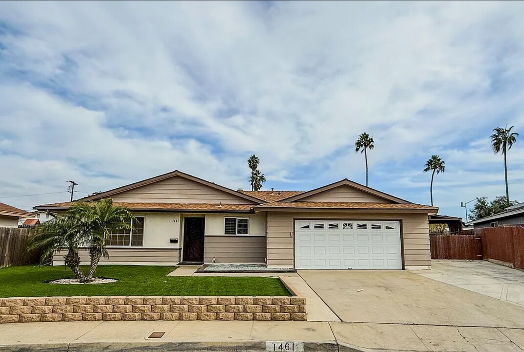 1461 Hermes Ln in San Diego, CA - Building Photo