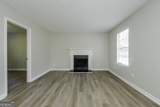 5567 Downs Way in Lithonia, GA - Building Photo - Building Photo