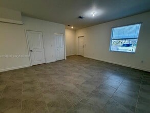 2540 SE 10th St in Florida City, FL - Building Photo - Building Photo