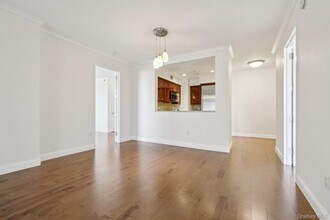 10 City Pl in White Plains, NY - Foto de edificio - Building Photo