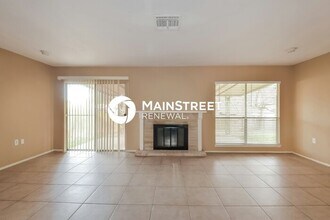 5955 Oak Run St in San Antonio, TX - Building Photo - Building Photo