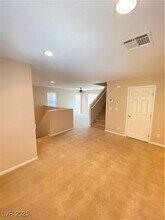 1311 Sand Castle Ave in Las Vegas, NV - Foto de edificio - Building Photo