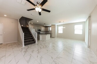 16577 W Sierra St in Surprise, AZ - Foto de edificio - Building Photo