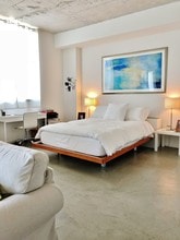 234 NE 3rd St, Unit 1605 in Miami, FL - Building Photo - Building Photo