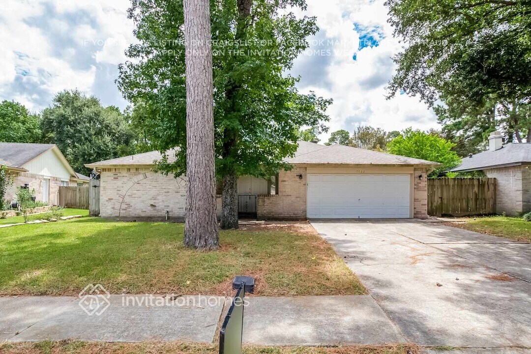 7022 Fox Knoll Ln in Humble, TX - Building Photo