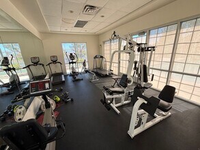 8070 W Russell Rd in Las Vegas, NV - Building Photo - Building Photo
