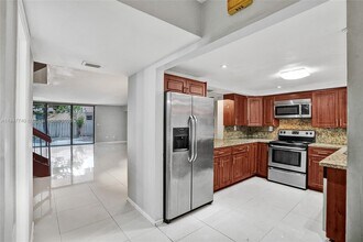 20607 NE 7th Ct in Miami, FL - Building Photo - Building Photo