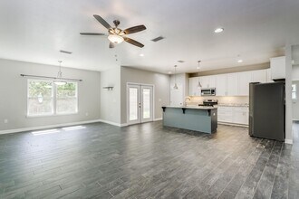815 Hilltop Rd in Mary Esther, FL - Building Photo - Building Photo