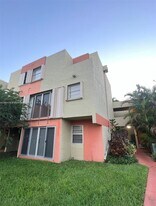 9321 SW 4th St, Unit 209C in Miami, FL - Building Photo