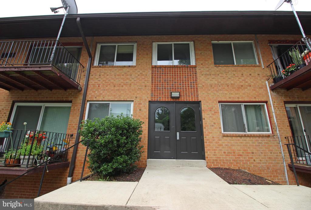 17 Water St in Gaithersburg, MD - Building Photo