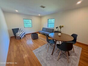 5336 Alpha Ave in Jacksonville, FL - Building Photo - Building Photo