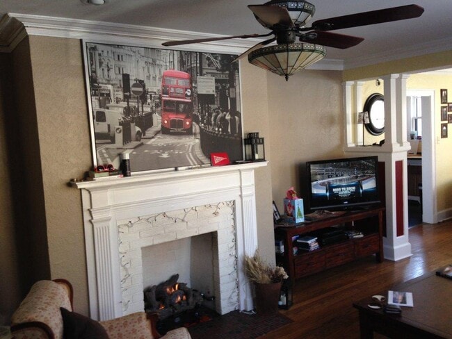 1820 Pleasant St, Unit 1 in Des Moines, IA - Building Photo - Building Photo