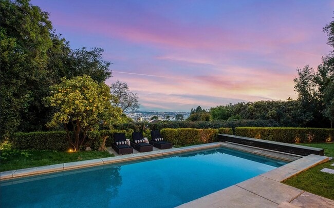 1514 Sunset Plaza Dr in Los Angeles, CA - Building Photo - Building Photo