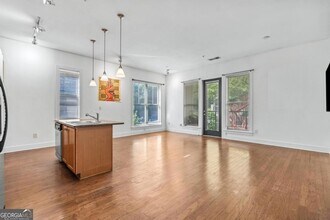 1195 Milton Terrace SE, Unit 2201 in Atlanta, GA - Building Photo - Building Photo