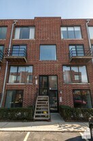 936 W Grace St, Unit #D101 in Chicago, IL - Building Photo