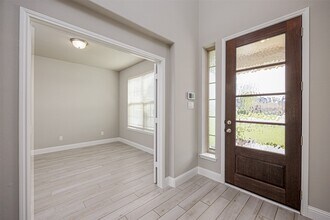 1942 Mustang Blf Ln in Katy, TX - Building Photo - Building Photo