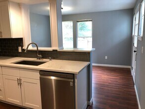 4160 244th Pl SE in Issaquah, WA - Foto de edificio - Building Photo