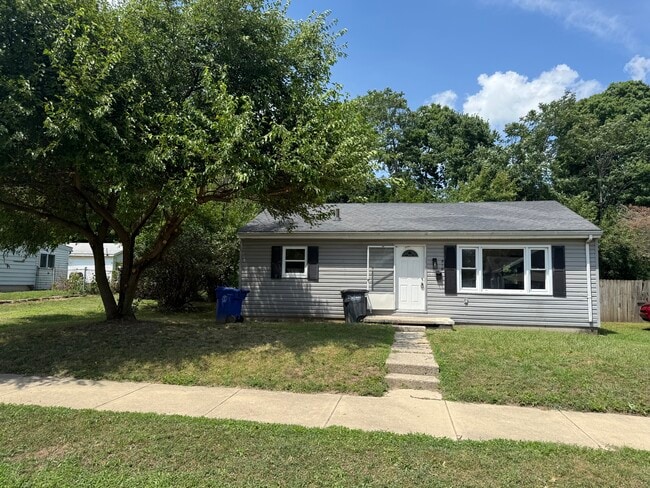 property at 918 E Taylor St