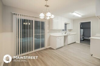 10084 Silent Trail in Jonesboro, GA - Foto de edificio - Building Photo