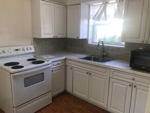 2830 Monroe St in Hollywood, FL - Building Photo - Building Photo