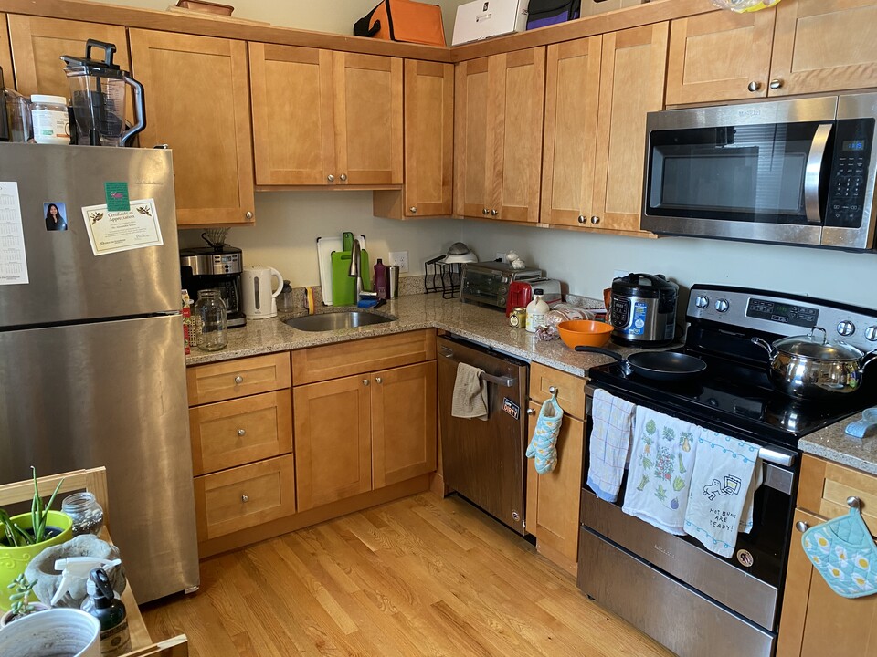 27 Saint Lukes Rd in Allston, MA - Building Photo