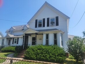 238 Lenox St in Norwood, MA - Building Photo - Building Photo