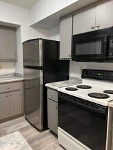 4444 E Paradise Vlg Pkwy S in Phoenix, AZ - Building Photo - Building Photo