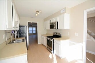 1156 Magnolia Way SE in Smyrna, GA - Building Photo - Building Photo