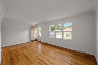 708 SW 4th St in Ankeny, IA - Building Photo - Building Photo
