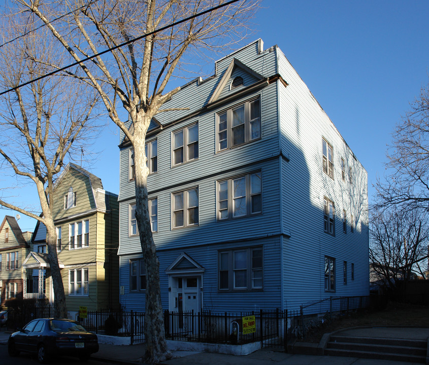 12 Randolph Ave in Jersey City, NJ - Building Photo