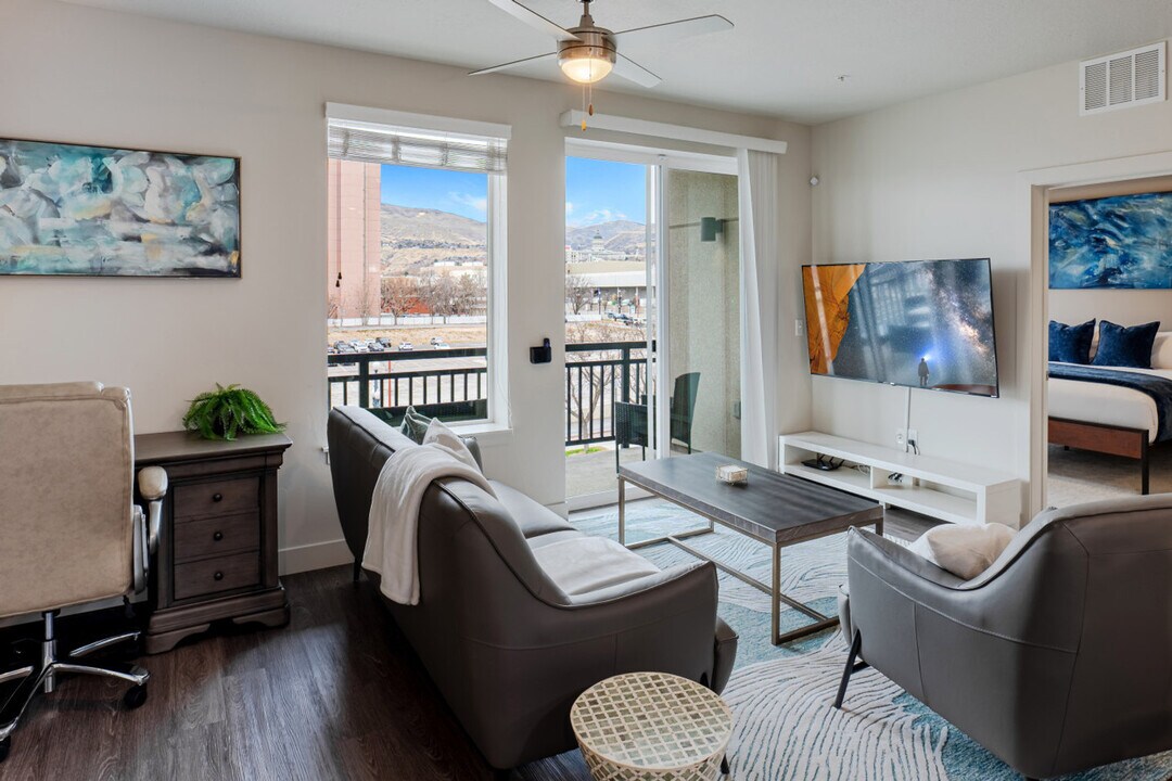 241 W 200 S in Salt Lake City, UT - Building Photo