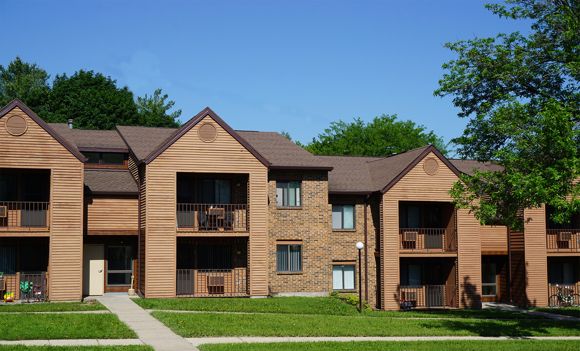 Meadow Ridge Apartments in Whitewater, WI - Building Photo