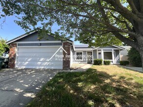 3547 Hiawatha Way in Antelope, CA - Building Photo - Building Photo