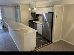 7531 Spring Lake Dr, Unit C2 in Bethesda, MD - Building Photo - Building Photo