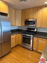 3061 W 12th Pl in Los Angeles, CA - Building Photo - Building Photo