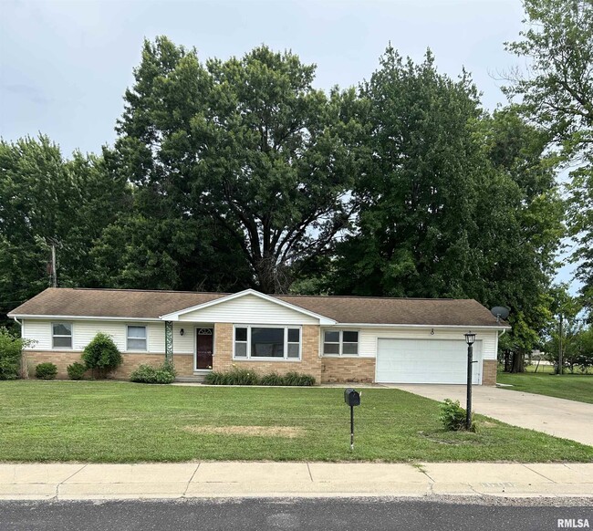 property at 1606 W Woodside Dr