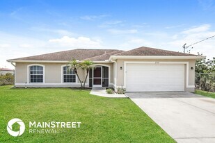 2715 72nd St W in Lehigh Acres, FL - Building Photo