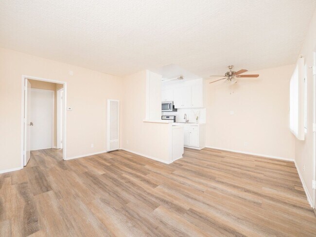 1645 N. Winona Blvd in Los Angeles, CA - Building Photo - Building Photo