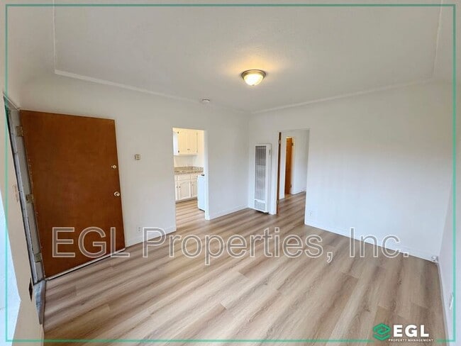property at 656 W 91st St