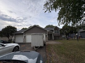 6616 88th Avenue North in Brooklyn Park, MN - Building Photo