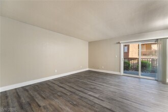 5317 Indian River Dr in Las Vegas, NV - Building Photo - Building Photo