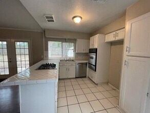 5500 Holly Trail in Arlington, TX - Building Photo - Building Photo