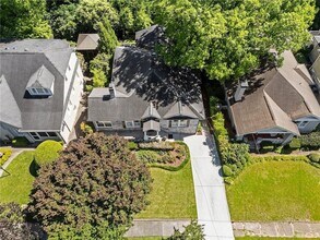 663 Yorkshire Rd NE in Atlanta, GA - Building Photo - Building Photo