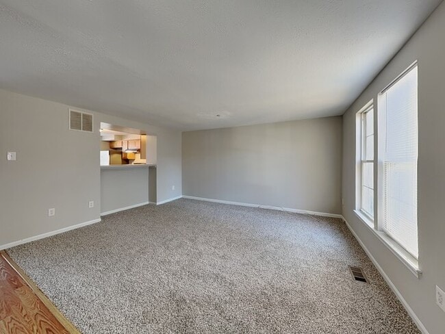 7107 Pahls Farm Way in Pikesville, MD - Foto de edificio - Building Photo