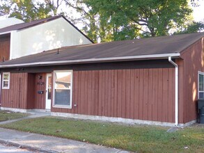 1409 E Tanners Creek Dr in Norfolk, VA - Building Photo - Building Photo