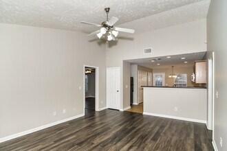 177 Howard Woody Dr in La Vergne, TN - Foto de edificio - Building Photo