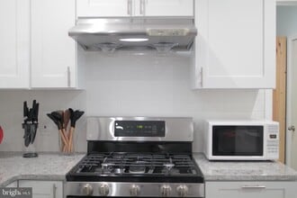 2033 S 22nd St in Philadelphia, PA - Building Photo - Building Photo