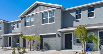 Chapel Commons Townhomes in Wesley Chapel, FL - Building Photo