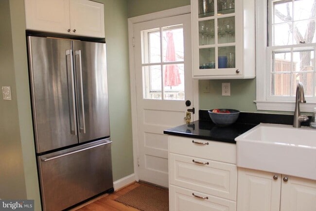 property at 9510 Warren St